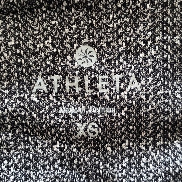 Athleta Static Drifter Capri Leggings Side Zip Leg Pockets Athleisure Size XS - Picture 9 of 15